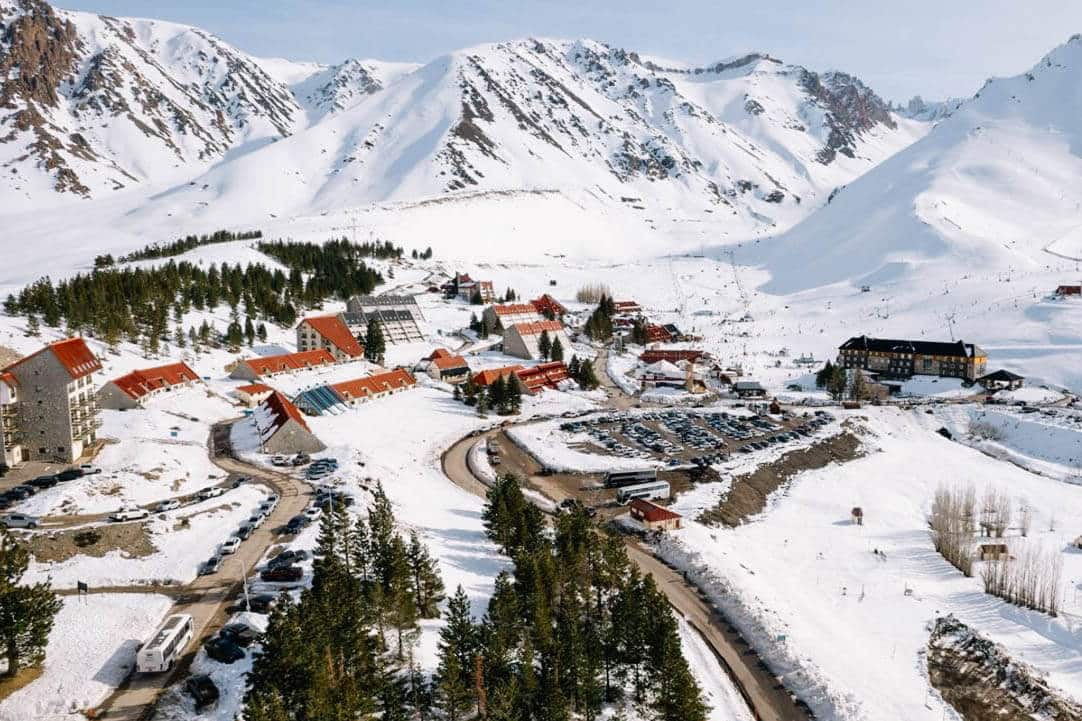 5 destinos fantásticos para esquiar perto do Brasil