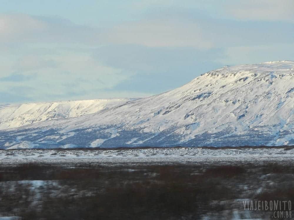 Estrada islandesa após visita ao Gêiser