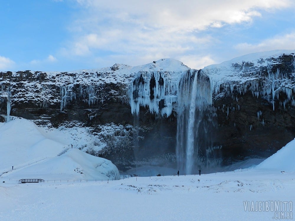 Seljalandsfoss, Islândia, parcialmente congelada