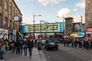 Camden Lock e as suas milhares de lojinhas. Distrito de Camden Town, Londres, Inglaterra
