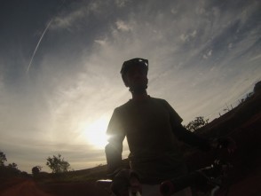 estrada-real-rafael-barletta-fotografando-silhueta-na-bicicleta