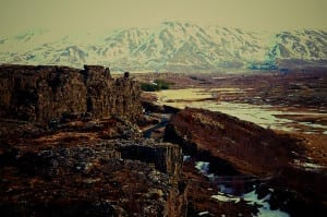 Placas tectônicas vistas do mirante de Þingvellir, Islândia