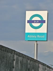 Estação de metrô Abbey Road, no subúrbio de West Ham