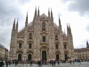 Il Duomo di Milano, a imponente Catedral de Milão onde, infelizmente, turistas estão sujeitos a muitos golpes