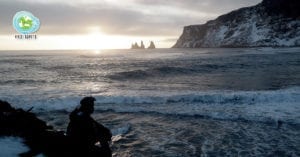 Indiano em Vik, Islândia, que optou por viajar sozinho