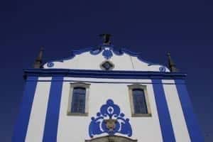 Igreja Nossa Senhora D'Ajuda, construída em 1746 para abrigar a imagem encontrada em uma grota, no Alto Maranhão, Minas Gerais