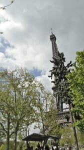 Torre Eiffel a partir do Champ de Mars