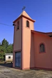 Pequena igreja no distrito de Pequeri, em Minas Gerais