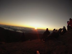Nascer do Sol visto do alto do Pico da Bandeira