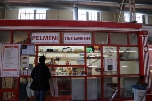 Lanchonete onde compramos o famoso Pelmeni, comída típica russa, em Riga, na Letônia