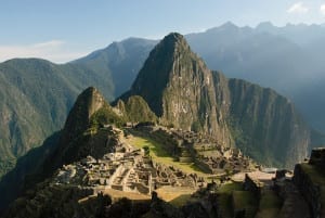 O cartão postal mais famoso de Machu Picchu logo pelo amanhecer