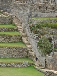 As longas e cansativas escadarias de Machu Picchu, no Peru