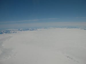 Avião se aproximando do aeroporto de Narsarsuaq, Groelândia