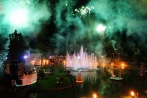 Fogos de artifício fazem parte dos espetáculos do Natal em Gramado