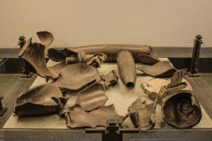 Pedaços de armamentos obtidos da Guerra do Vietnã em exposição no War Remnants Museum em Ho Chi Minh, Vietnã