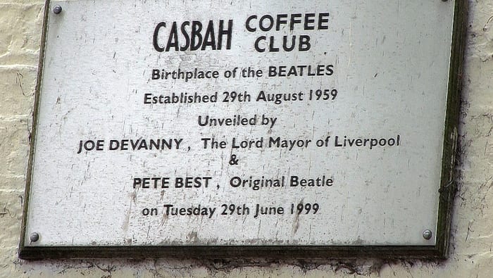 Casbah, em Liverpool, foi o primeiro lugar onde os Beatles se apresentaram. E foi a banda de inauguração da casa