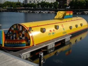 Yellow Sub é um hotel luxuoso aos moldes do submarino amarelo descrito na música dos Beatles