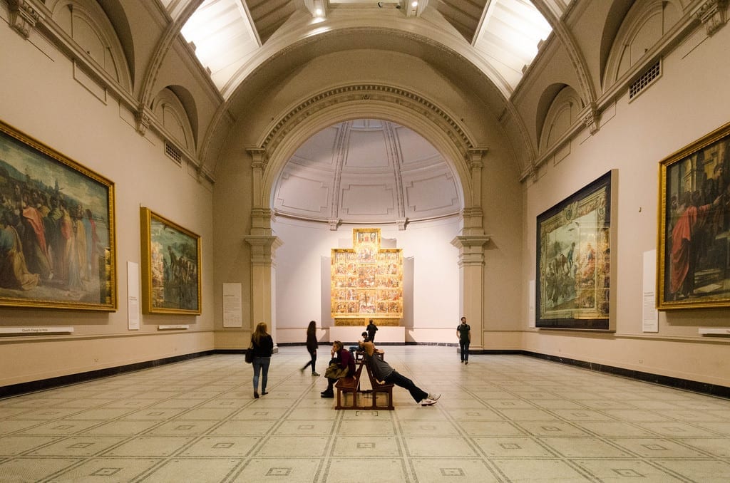 Interior do Victoria & Albert Museum, em Londres, Inglaterra