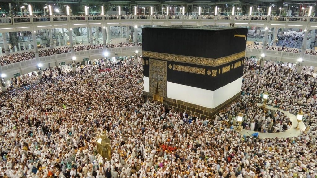 Milhões de pessoas oram em volta da Kaaba, mas poucos a conhecem por dentro.