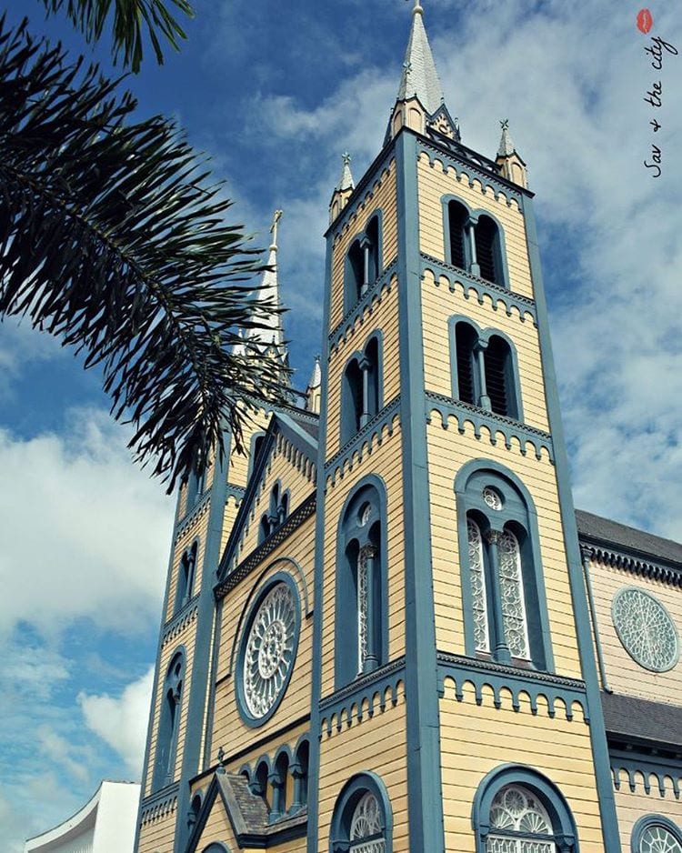 Catedral de São Pedro e São Paulo, em Paramaribo, capital do Suriname.