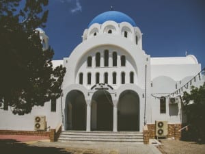 Agioi Anargyri, uma igreja simpática na ilha de Agistri, Grécia