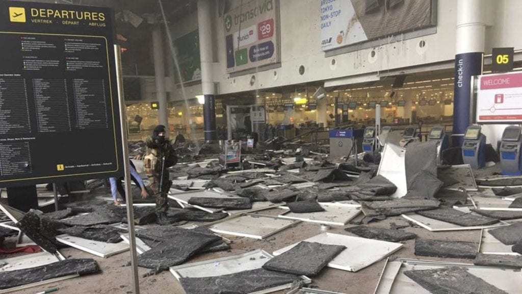 Aeroporto de Zaventem, em Bruxelas, após as explosões causadas por grupos extremistas