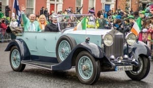 Figuras ilustres participam do desfile de St Patrick's Day, em Dublin