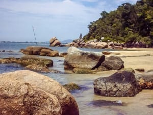 Pedras Altas, praia naturalista em Santa Catarina