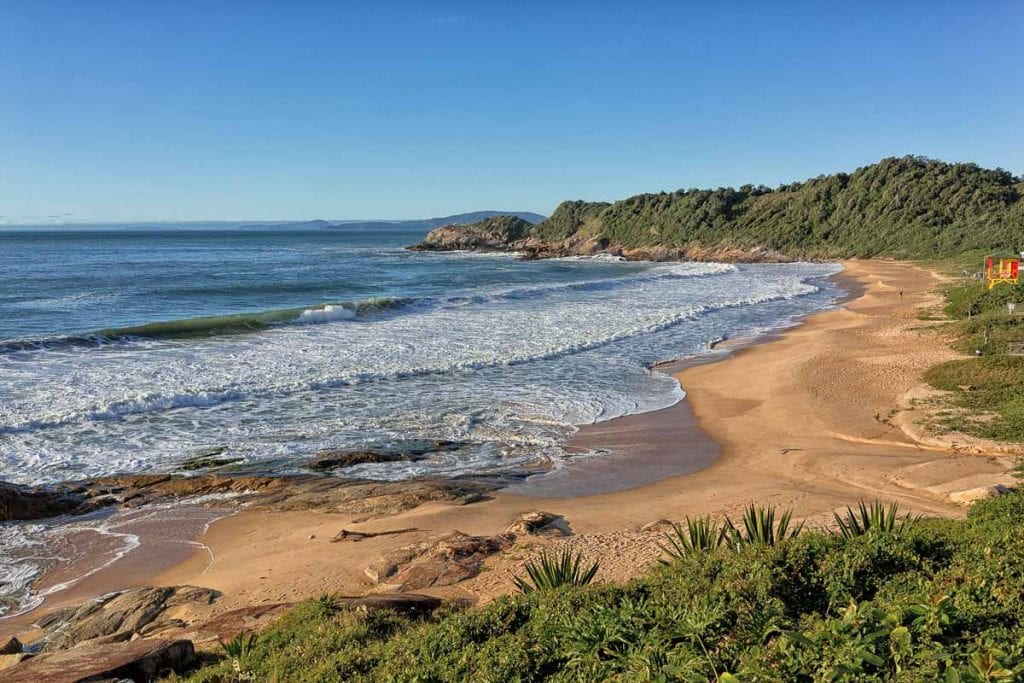 Praia do Pinho, oficialmente a primeira praia de nudismo no Brasil
