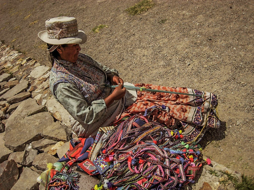 Mulher peruana no Valle del Colca, no Peru