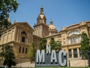 Museu Nacional d’Art de Catalunya (MNAC), com um vasto acervo que pode ser visto de graça