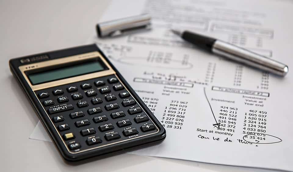 Manter um controle financeiro mensal é importante para saber onde o dinheiro está sendo gasto
