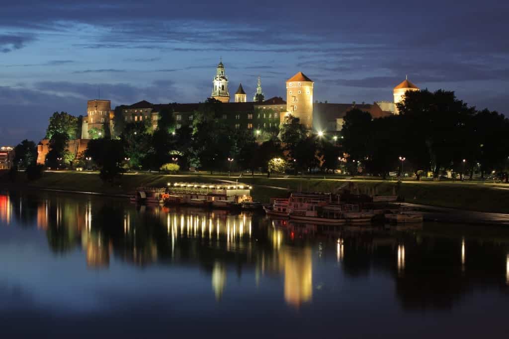Vista noturna de Wawel