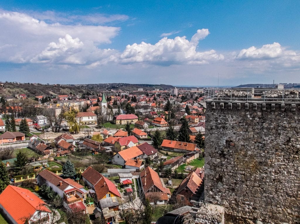 Vista a partir do Castelo Diòsgyör, em Miskolc, Hungria