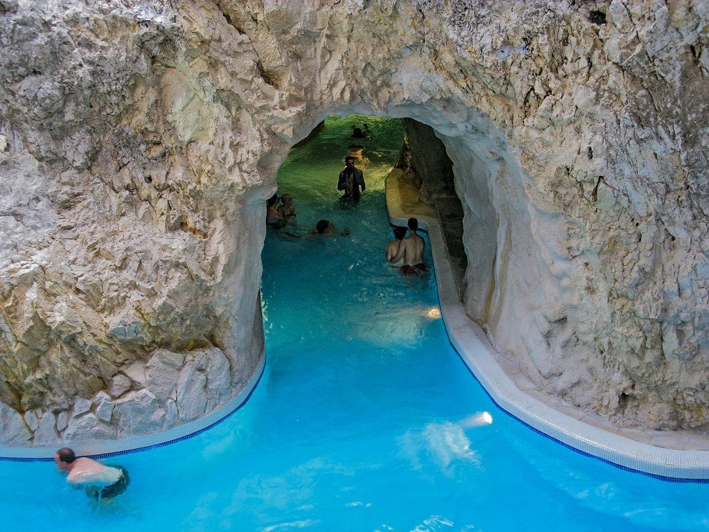 Cave Bath, banhos termais na Tapolca, em Misolc, Hungria