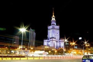 Vista noturna de Varsóvia