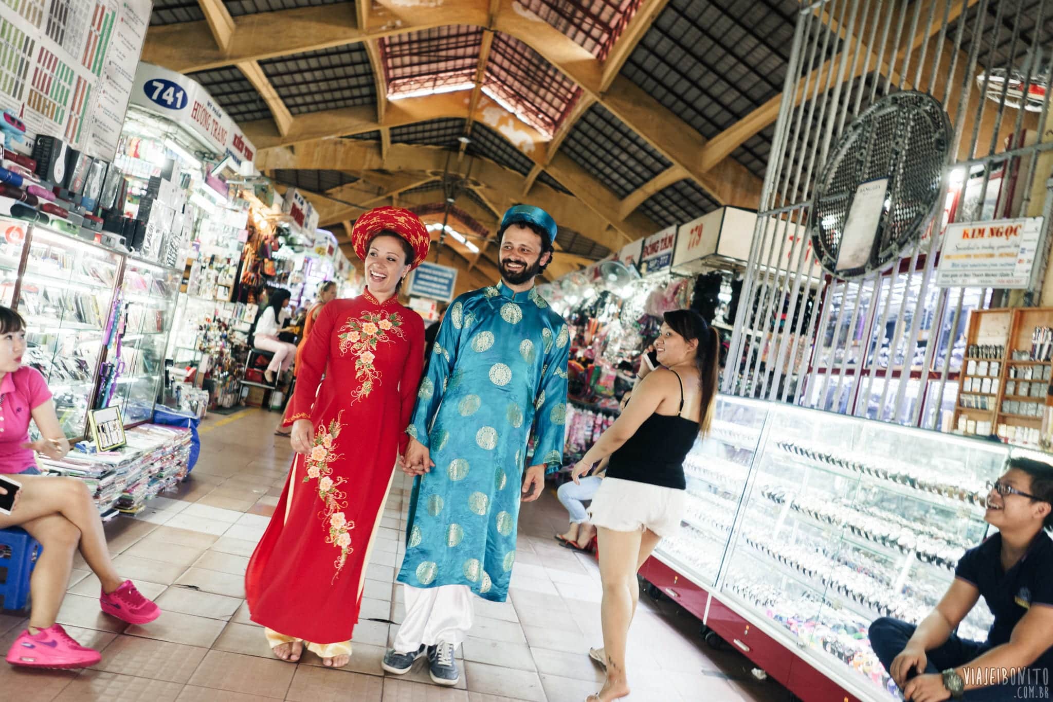 Mercado Chợ Bến Thành, em Ho Chi Minh, Vietnã, quando renovamos os votos de casamento