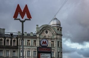 O clima não é nada bom nas estações de metrô na Rússia