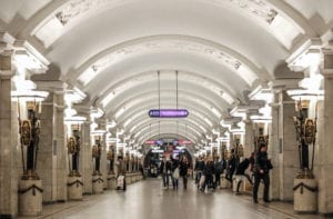 Estação de metrô Pushkinskaya, em São Petersburgo, Rússia