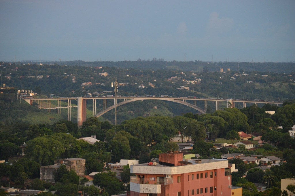Ponte da Amizade, entre Brasil e Paraguai