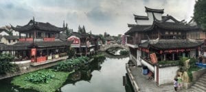 Em um bate-e-volta a partir de Xangai é possível conhecer os canais de Qibao, na China