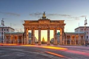 Brandenburg Gate, cartão postal de Berlim, na Alemanha