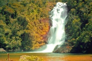 Cachoeira de Santo Isidro, no parque Estadual da Serra da Bocaina, bem na divisa entre SP e RJ