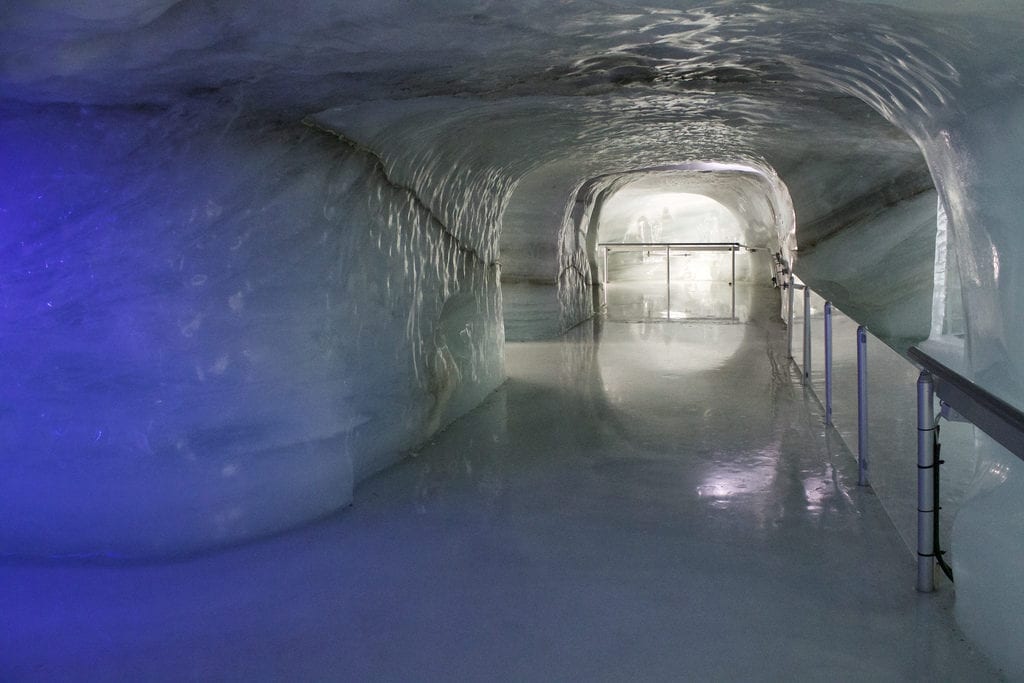 Túnel de gelo em Jungfraujoch, Suíça