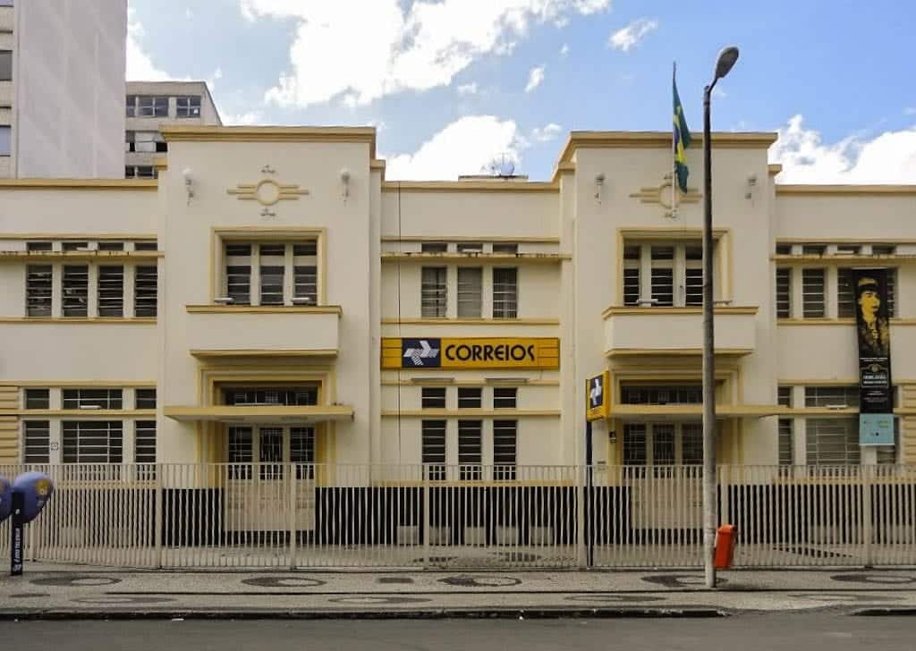 O Espaço Cultural Correios (ECC) localiza-se na agência da Rua Marechal Deodoro da Fonseca, no centro de Juiz de Fora