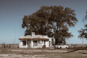 Construção abandonada na cidade fantasma de Glenrio, na fronteira entre Texas e Novo México