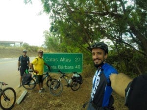 Foi preciso pedalar para Catas Altas, Minas Gerais, pelo asfalto