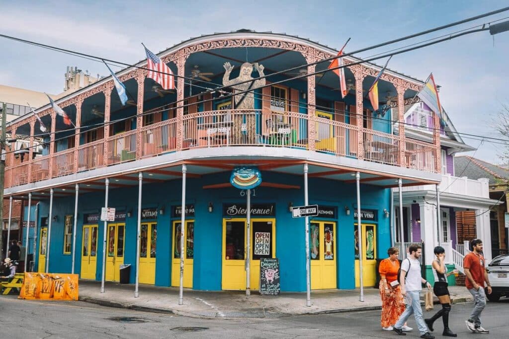 Frenchmen Street, uma das ruas mais famosas de Nova Orleans