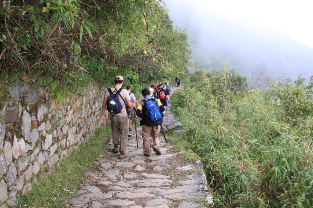 A Trilha Inca é um dos meios mais conhecidos de se chegar a Machu Picchu