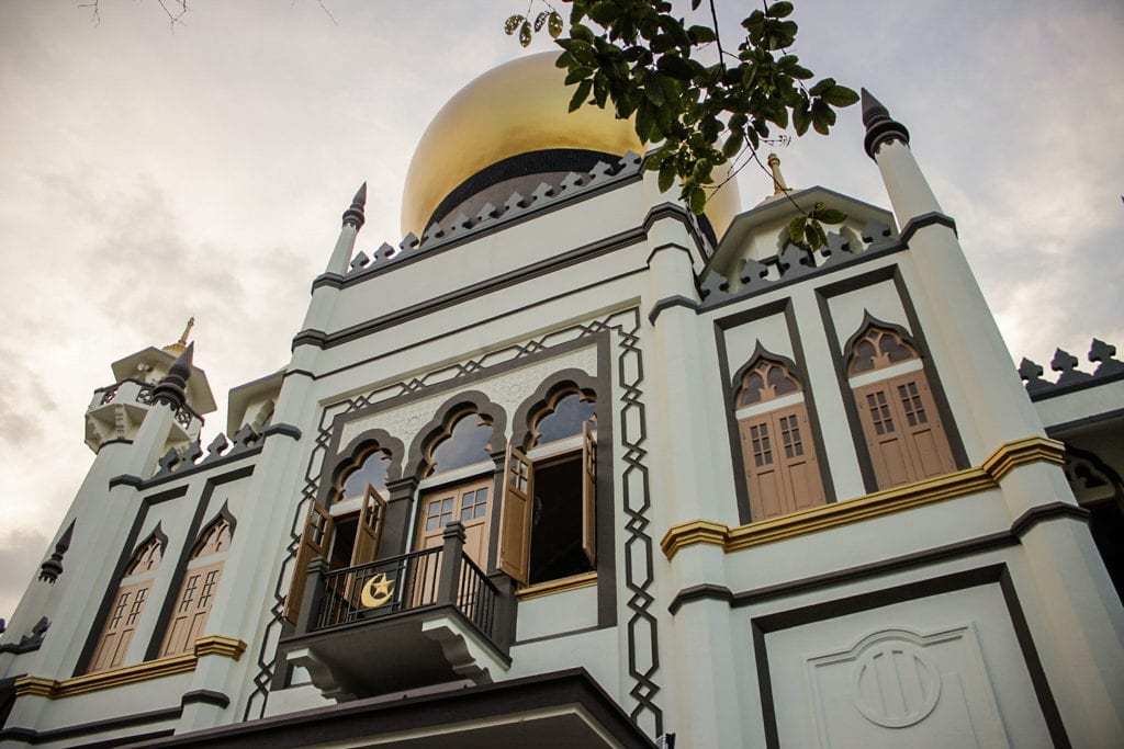 A Masjid Sultan ou Mesquita do Sultão, não pode ficar de fora do seu roteiro por Singapura